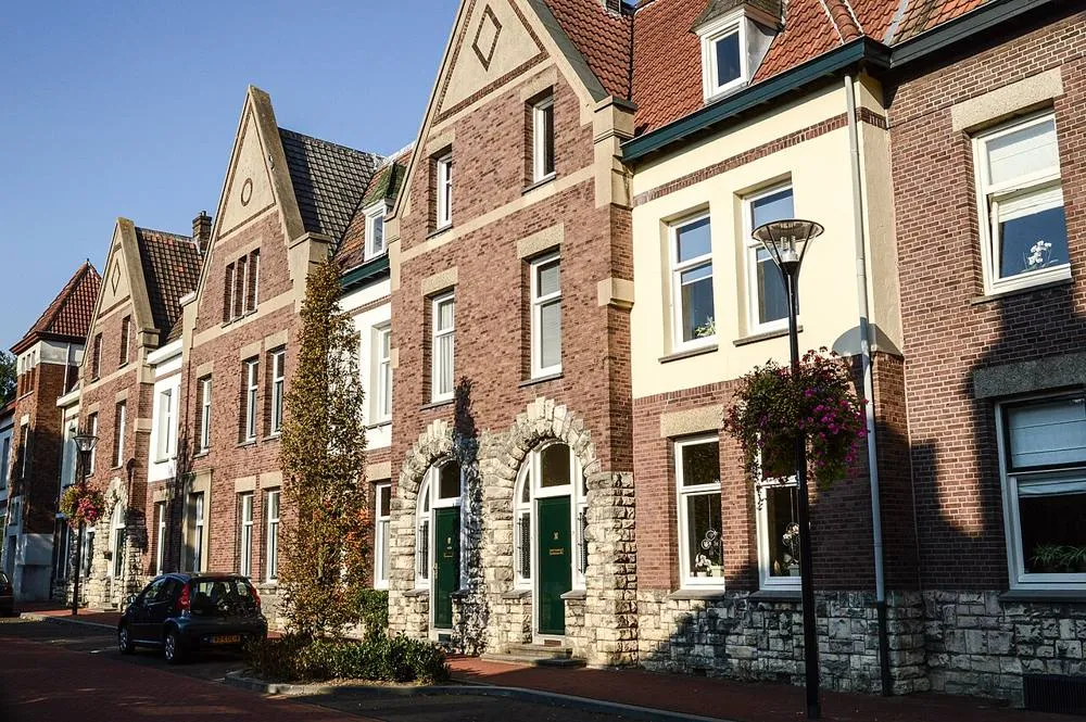 Eygelshoven: Beambtenwoningen St. Janstraat Eygelshoven