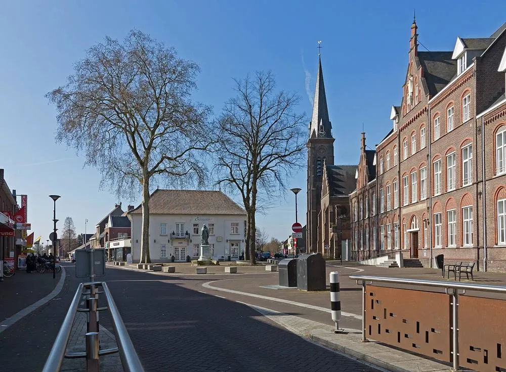 Reuver: Reuver, de Sint Lambertuskerk RM8884 foto5 2016-03-26 10.16